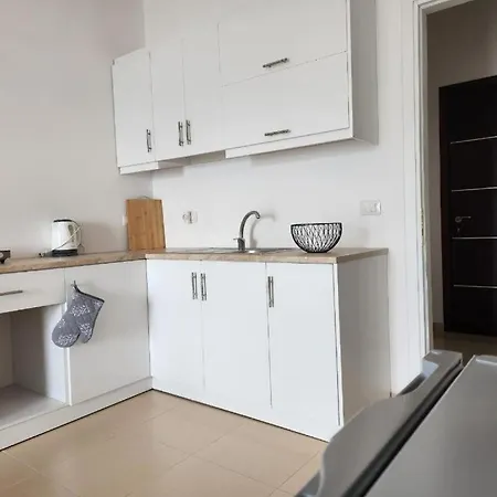 Forty Saints Sea View Lägenhet Sarandë