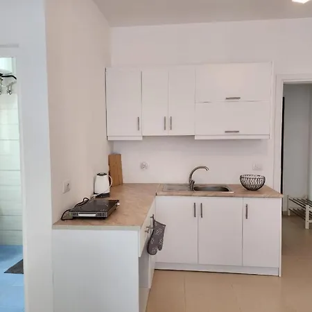 Forty Saints Sea View *