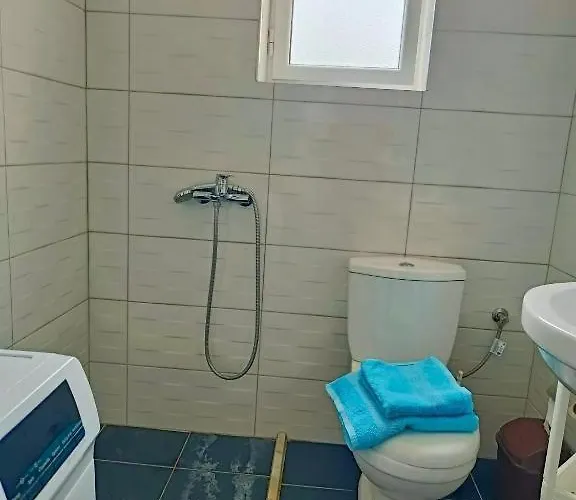 Forty Saints Sea View *